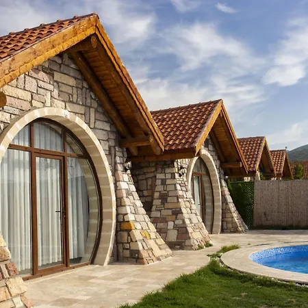 Vila Amazing Stone House With Private Pool In
